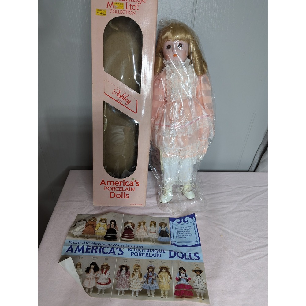 Heritage Mint Ltd Americas‎ fine Bisque Porcelain 16" Ashley D-23 Vintage Doll